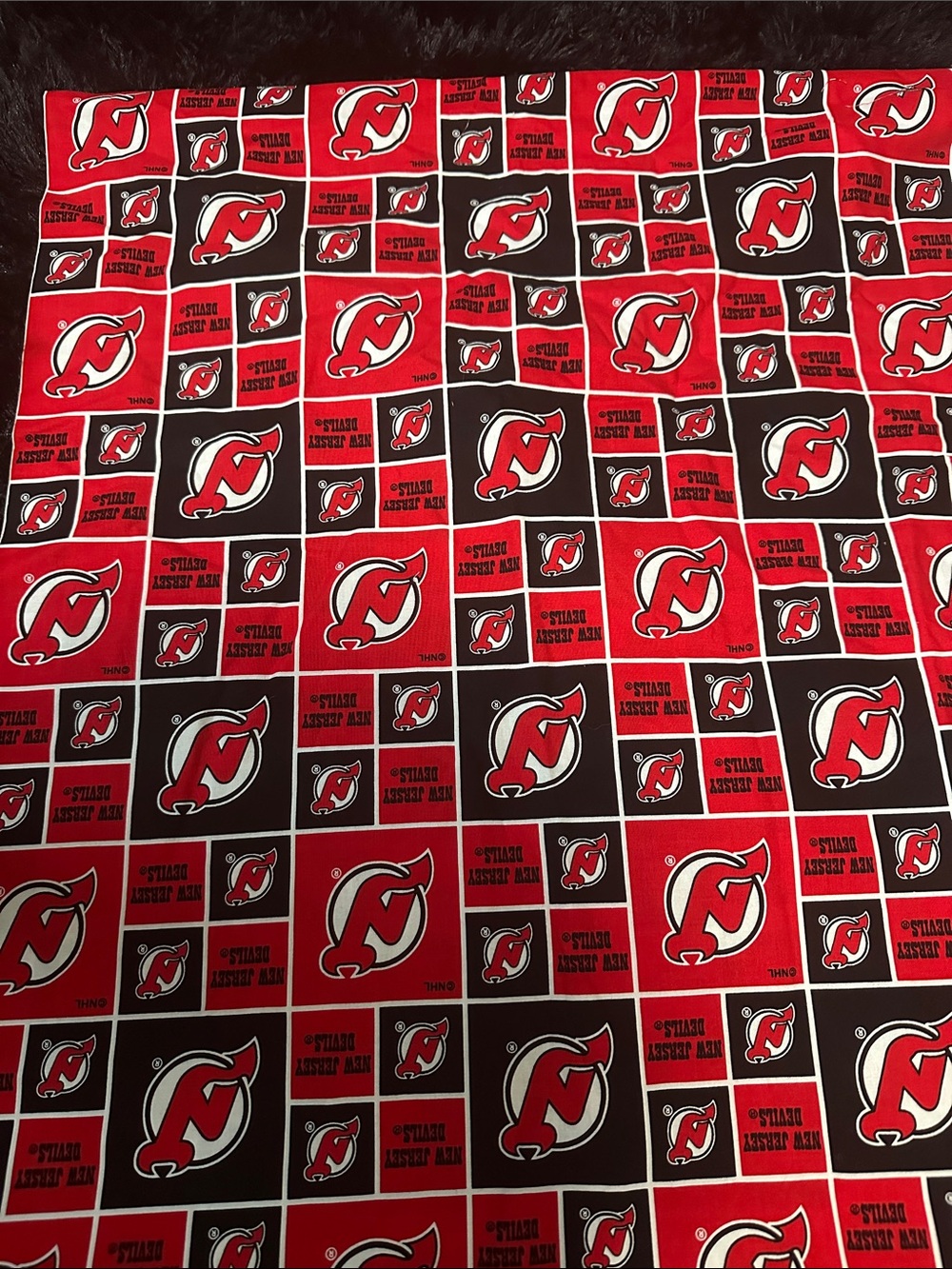 1 1/2 yard NHL New Jersey Devils Red, Black, White Logo Fabric Panel
